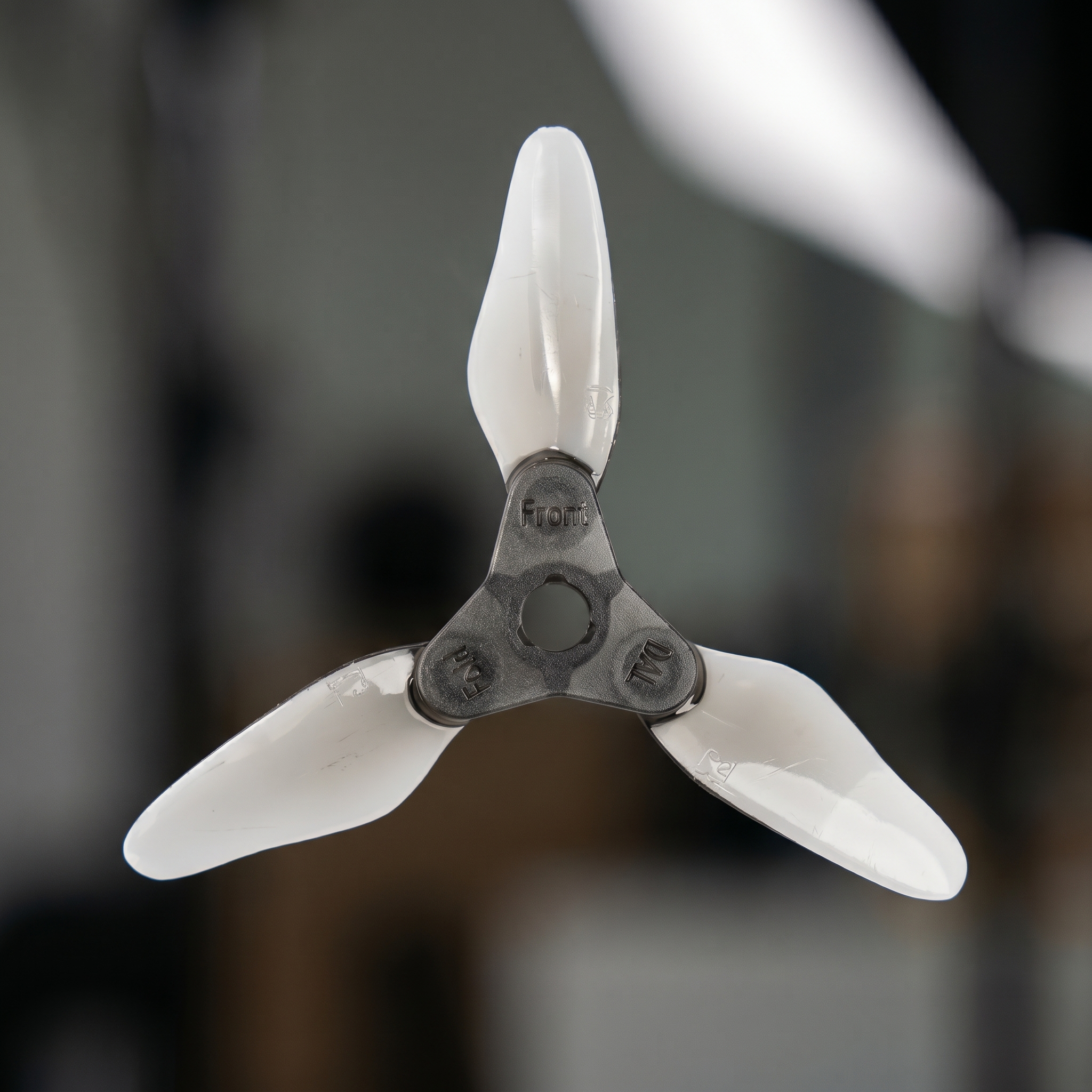 Foxeer Dalprop Fold F3 3 Inch Propellers (4 CW, 4CCW) – Crystal Grey - Image 2