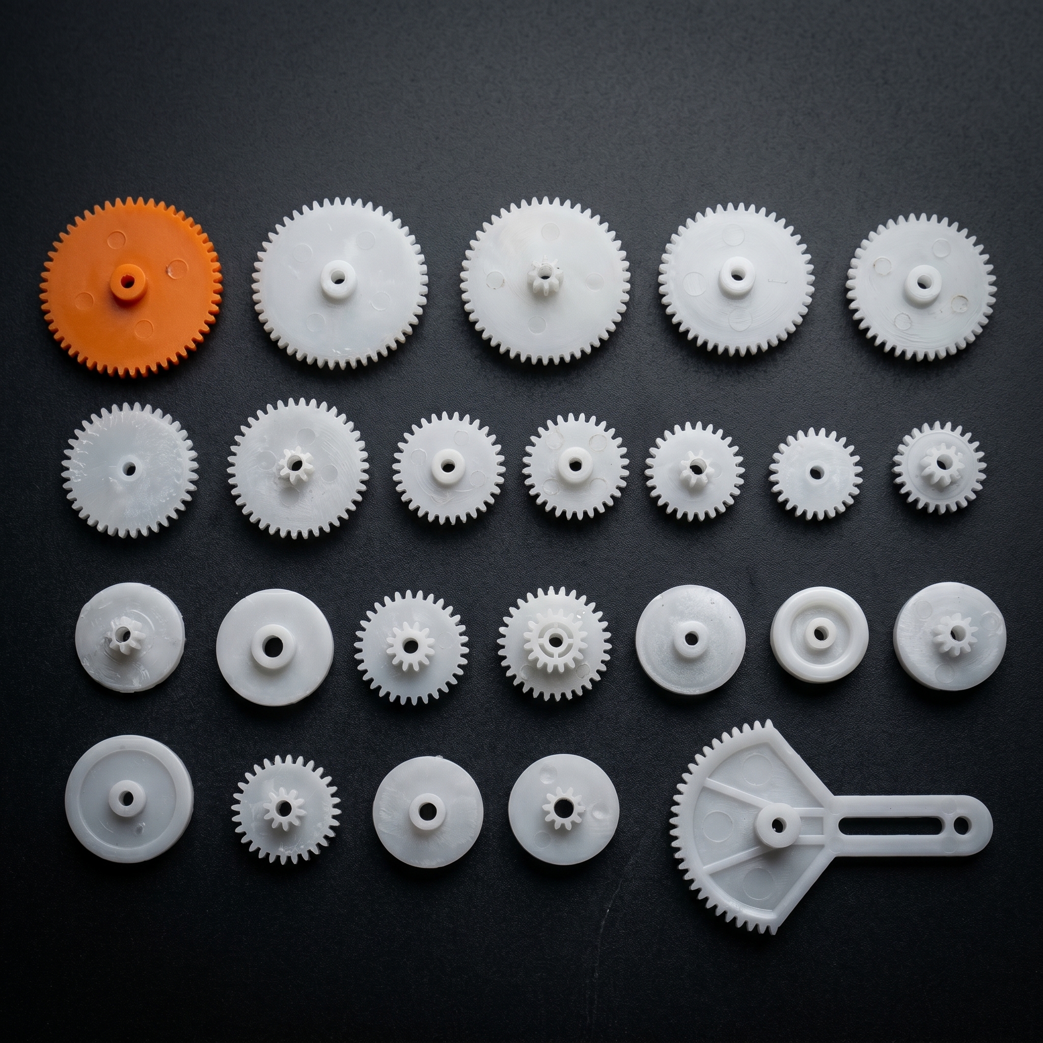 82pcs Plastic Gear Set Kit for DIY Robotics, Toy Cars & Mechanical Models - Image 4